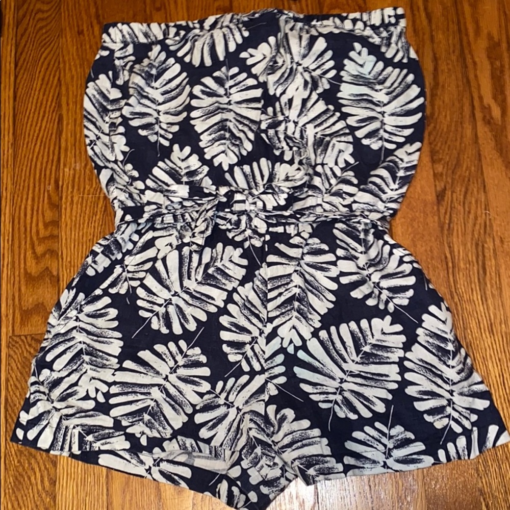 Banana republic tropical romper with waist tie!